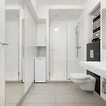 Air Conditioned In Center By Renters Lejlighed *