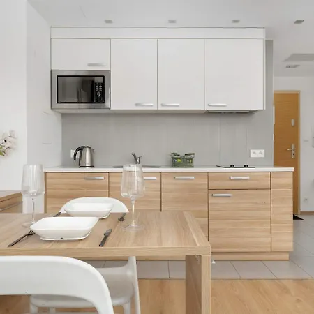 Air Conditioned In Center By Renters