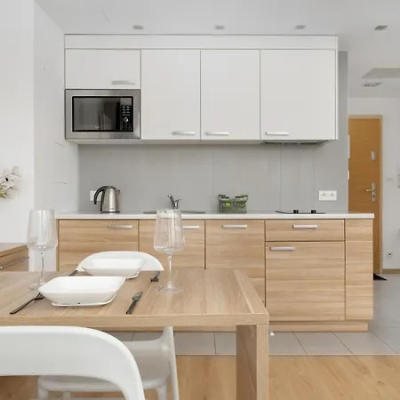 Air Conditioned In Center By Renters