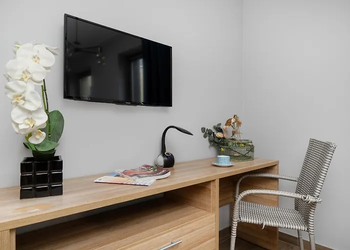 Air Conditioned In Center With Parking By Renters ヴロツワフ